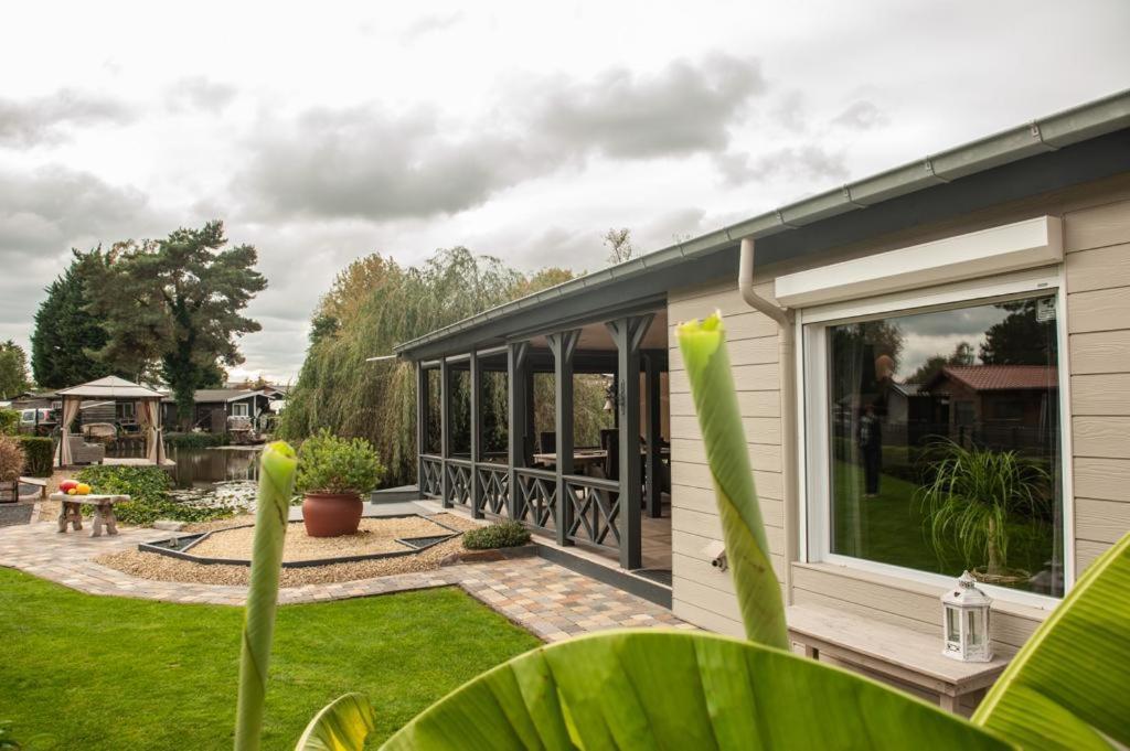 Prachtige Chalet Wabi Sabi Aan Het Water! Geel Extérieur photo