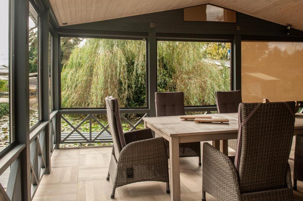 Prachtige Chalet Wabi Sabi Aan Het Water! Geel Extérieur photo