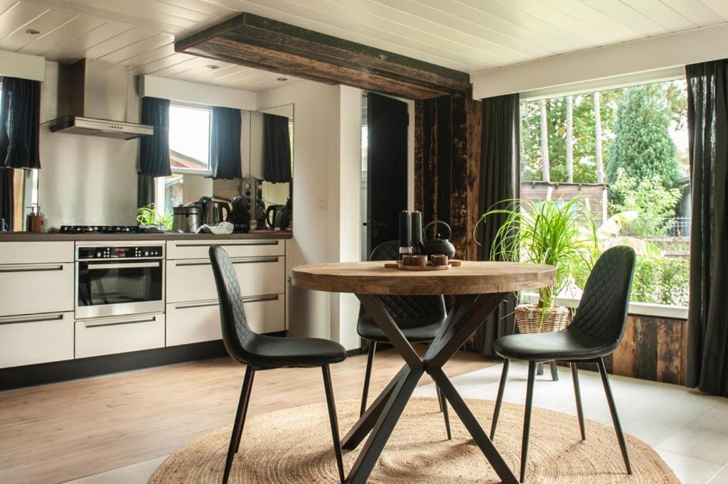 Prachtige Chalet Wabi Sabi Aan Het Water! Geel Extérieur photo
